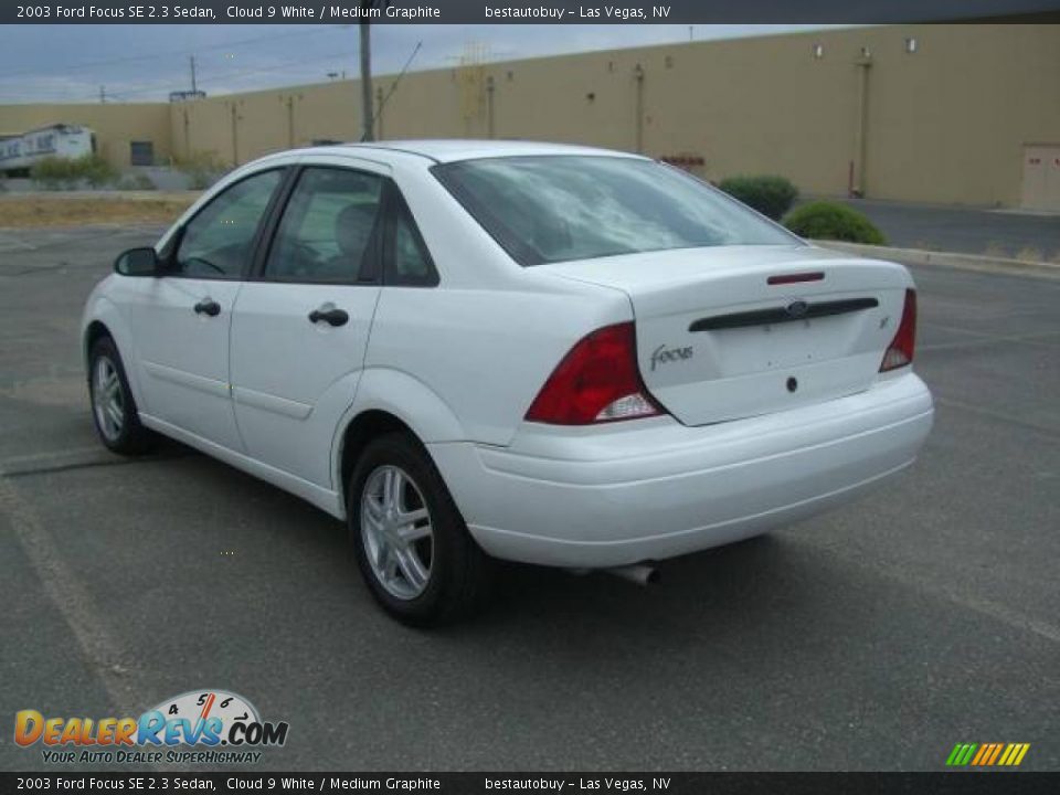 2003 Ford Focus SE 2.3 Sedan Cloud 9 White / Medium Graphite Photo #10