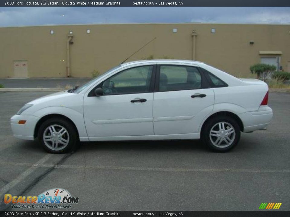 2003 Ford Focus SE 2.3 Sedan Cloud 9 White / Medium Graphite Photo #12