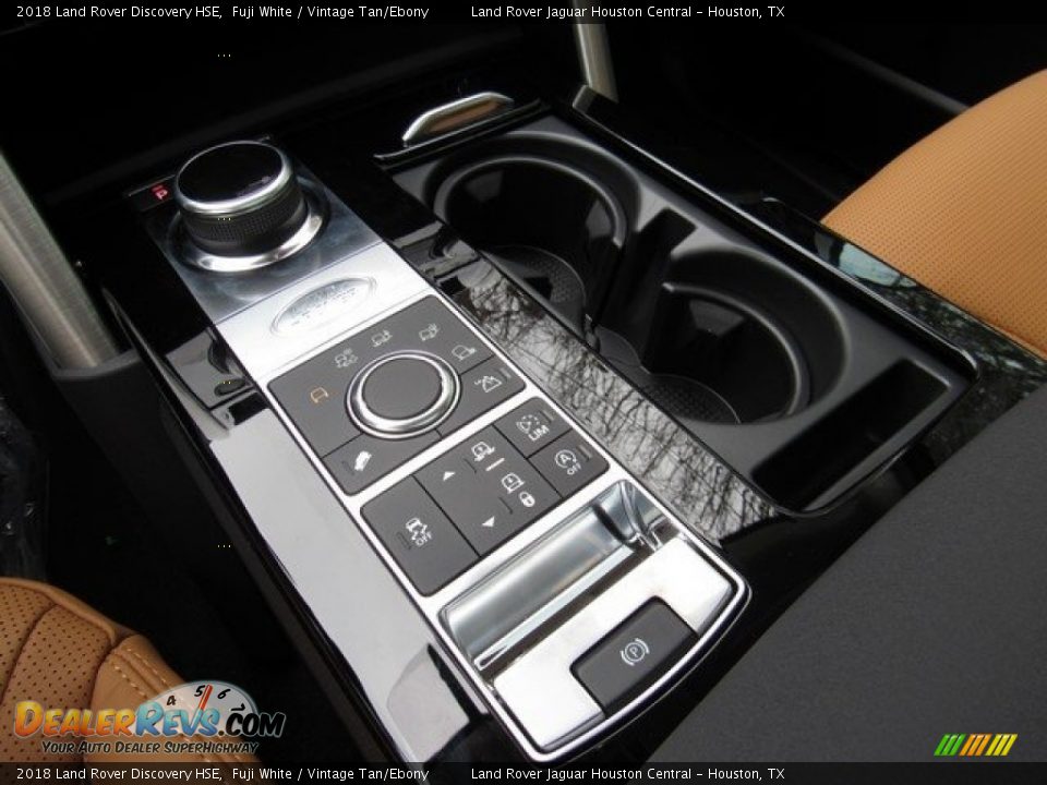 Controls of 2018 Land Rover Discovery HSE Photo #21