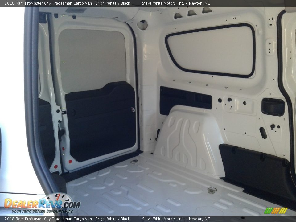 2018 Ram ProMaster City Tradesman Cargo Van Bright White / Black Photo #13
