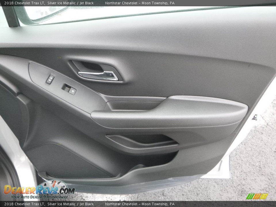 2018 Chevrolet Trax LT Silver Ice Metallic / Jet Black Photo #12