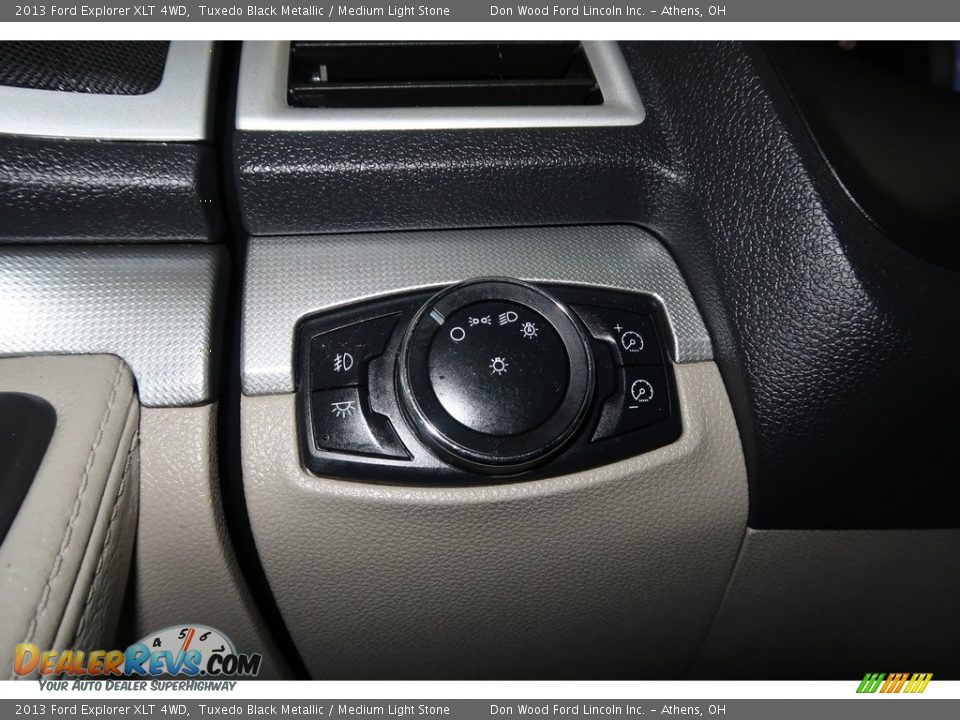 2013 Ford Explorer XLT 4WD Tuxedo Black Metallic / Medium Light Stone Photo #32