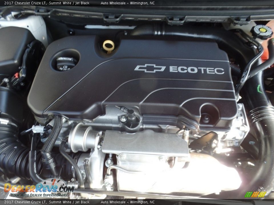 2017 Chevrolet Cruze LT Summit White / Jet Black Photo #6