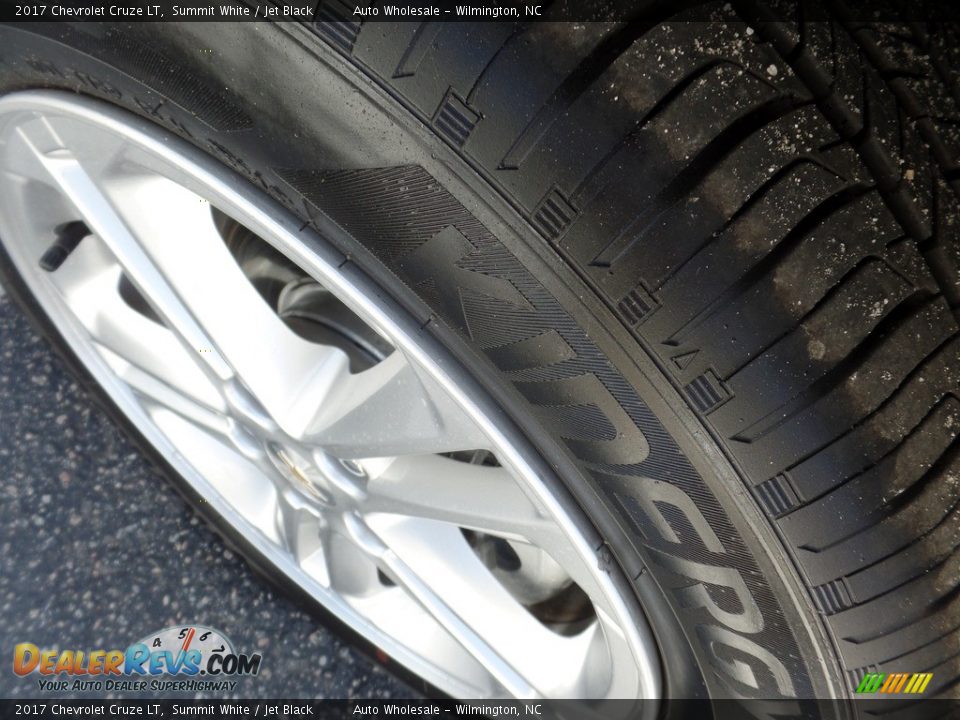 2017 Chevrolet Cruze LT Summit White / Jet Black Photo #8
