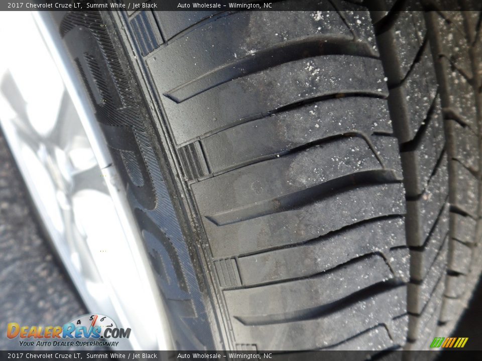 2017 Chevrolet Cruze LT Summit White / Jet Black Photo #9