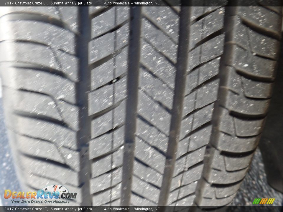 2017 Chevrolet Cruze LT Summit White / Jet Black Photo #10