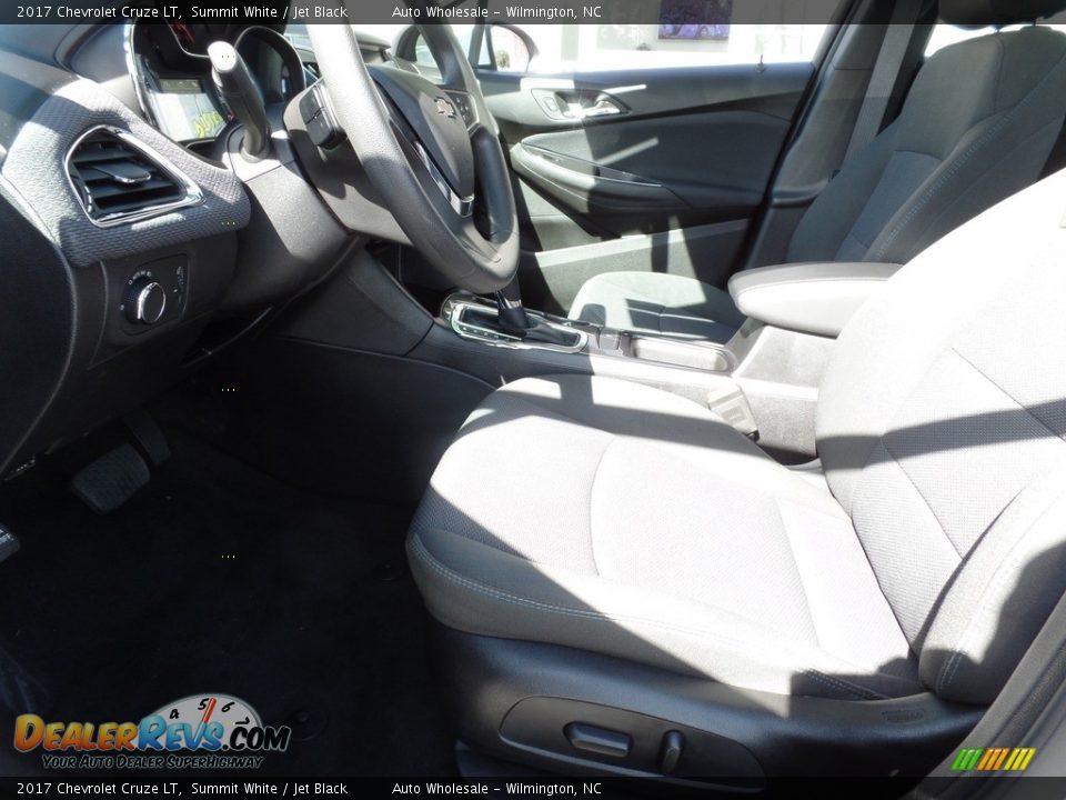 2017 Chevrolet Cruze LT Summit White / Jet Black Photo #11
