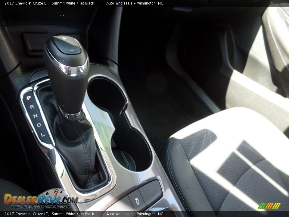 2017 Chevrolet Cruze LT Summit White / Jet Black Photo #19