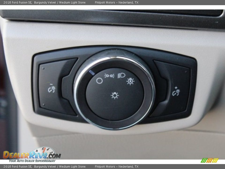 2018 Ford Fusion SE Burgundy Velvet / Medium Light Stone Photo #26