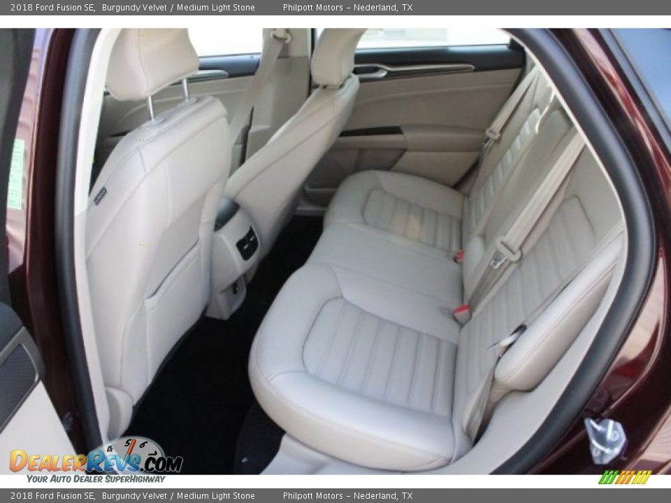 2018 Ford Fusion SE Burgundy Velvet / Medium Light Stone Photo #28