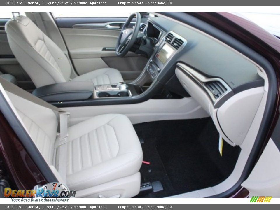 2018 Ford Fusion SE Burgundy Velvet / Medium Light Stone Photo #36