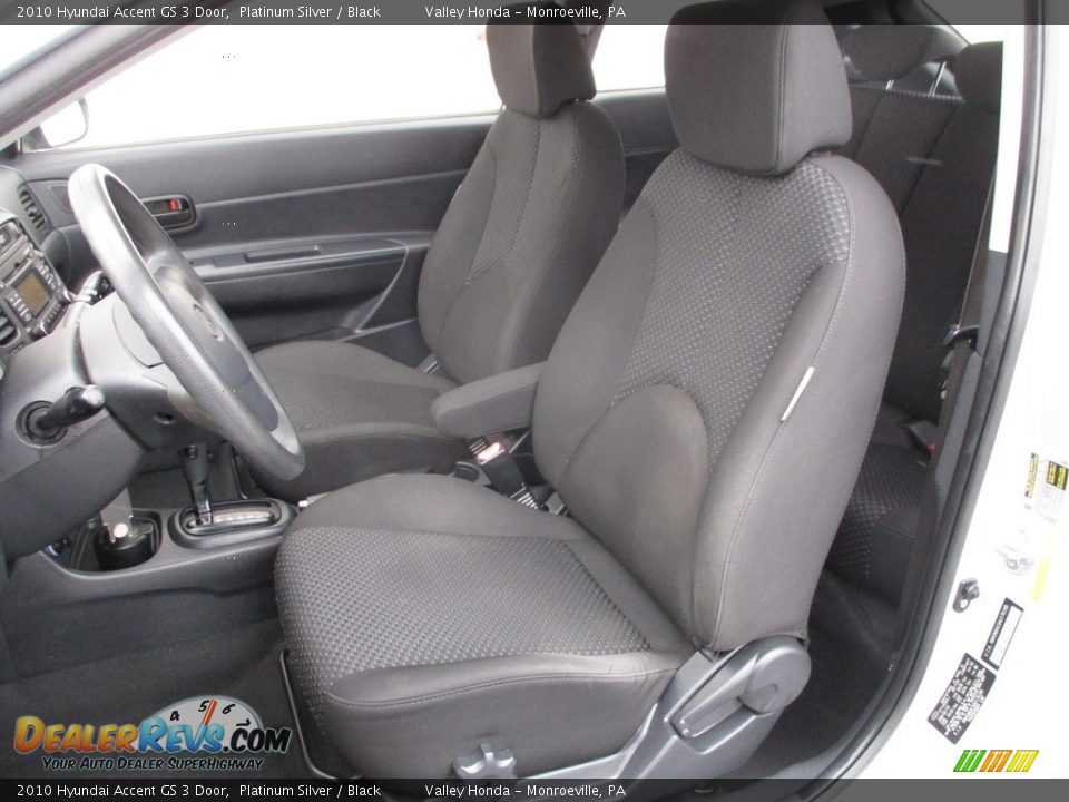 2010 Hyundai Accent GS 3 Door Platinum Silver / Black Photo #11