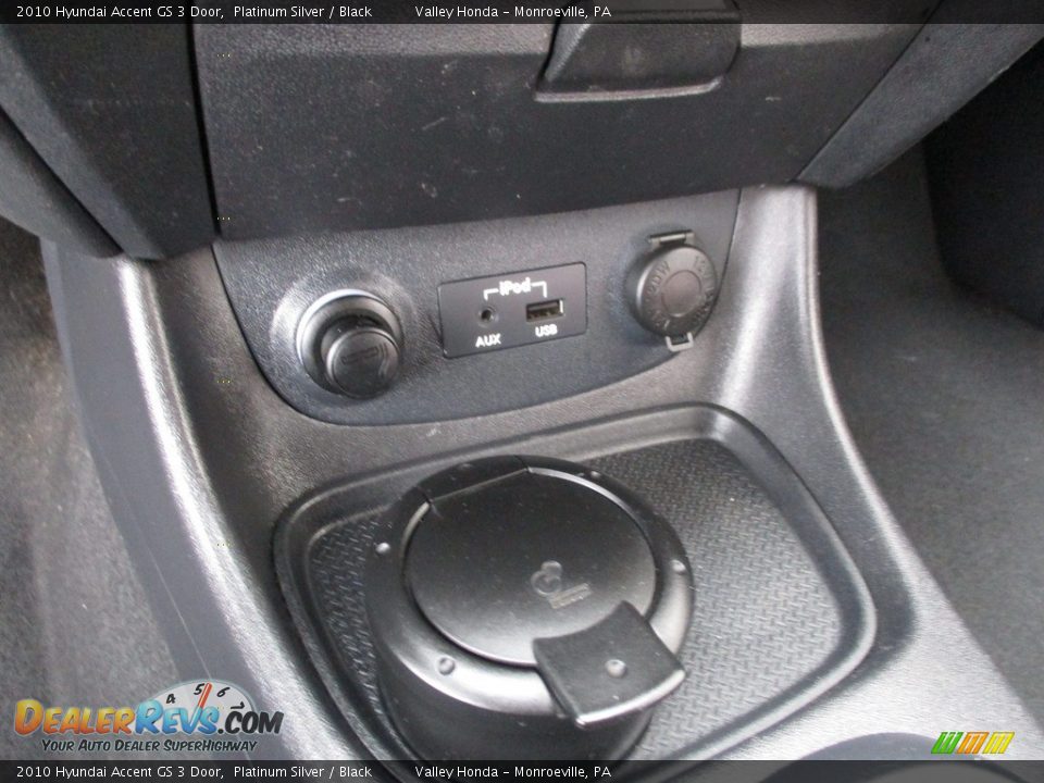 2010 Hyundai Accent GS 3 Door Platinum Silver / Black Photo #16