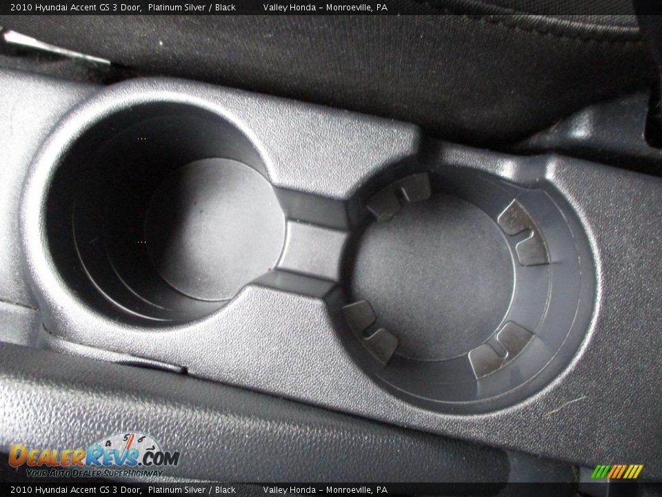 2010 Hyundai Accent GS 3 Door Platinum Silver / Black Photo #18