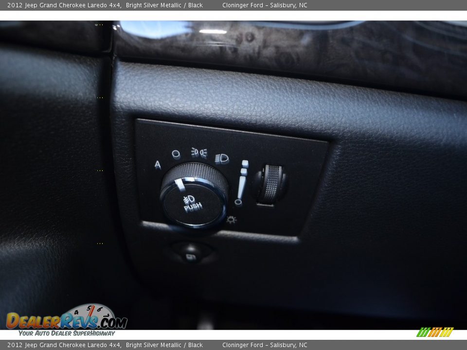 2012 Jeep Grand Cherokee Laredo 4x4 Bright Silver Metallic / Black Photo #20