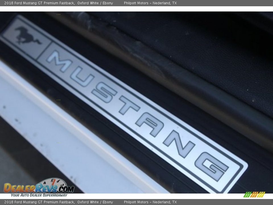 2018 Ford Mustang GT Premium Fastback Oxford White / Ebony Photo #32