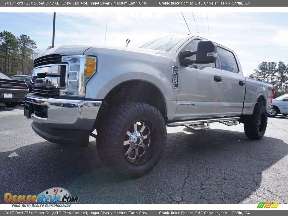 2017 Ford F250 Super Duty XLT Crew Cab 4x4 Ingot Silver / Medium Earth Gray Photo #3