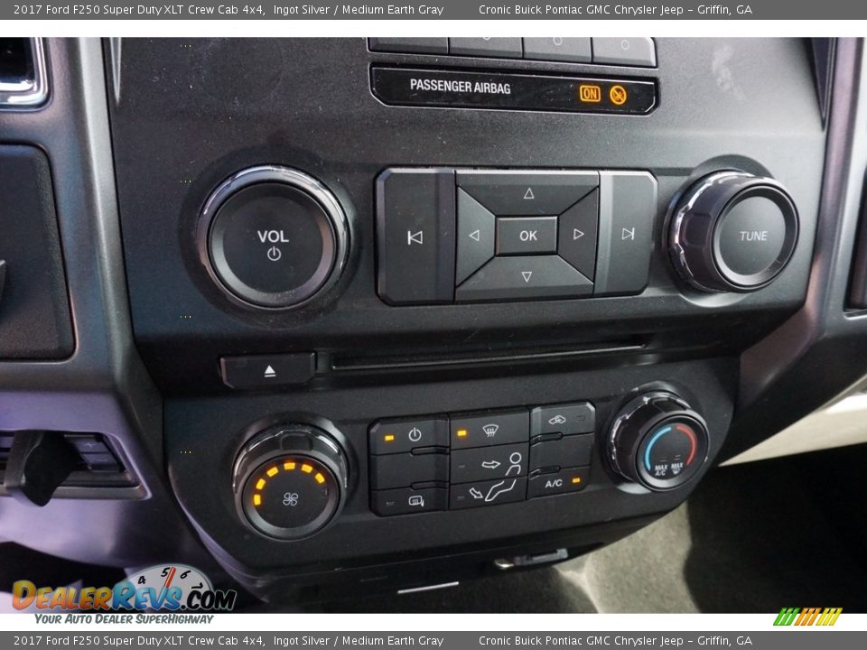2017 Ford F250 Super Duty XLT Crew Cab 4x4 Ingot Silver / Medium Earth Gray Photo #9