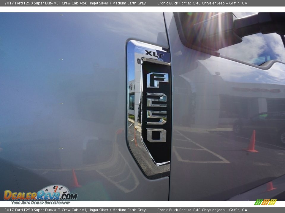 2017 Ford F250 Super Duty XLT Crew Cab 4x4 Ingot Silver / Medium Earth Gray Photo #15