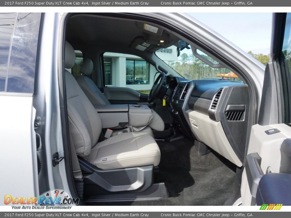 2017 Ford F250 Super Duty XLT Crew Cab 4x4 Ingot Silver / Medium Earth Gray Photo #21