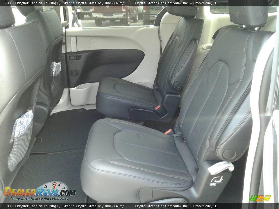 2018 Chrysler Pacifica Touring L Granite Crystal Metallic / Black/Alloy Photo #10