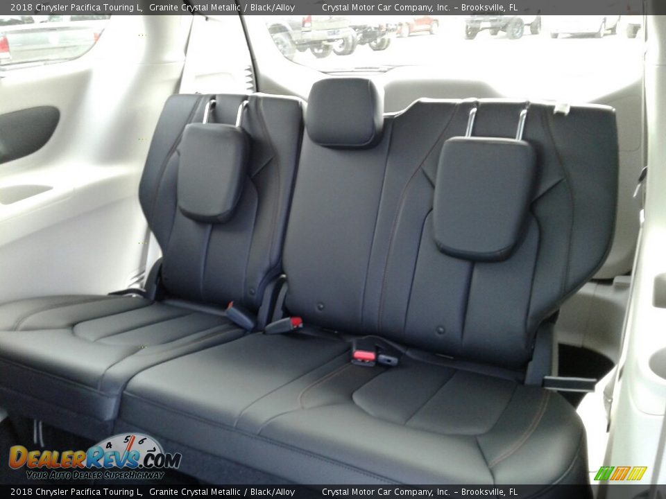 2018 Chrysler Pacifica Touring L Granite Crystal Metallic / Black/Alloy Photo #11