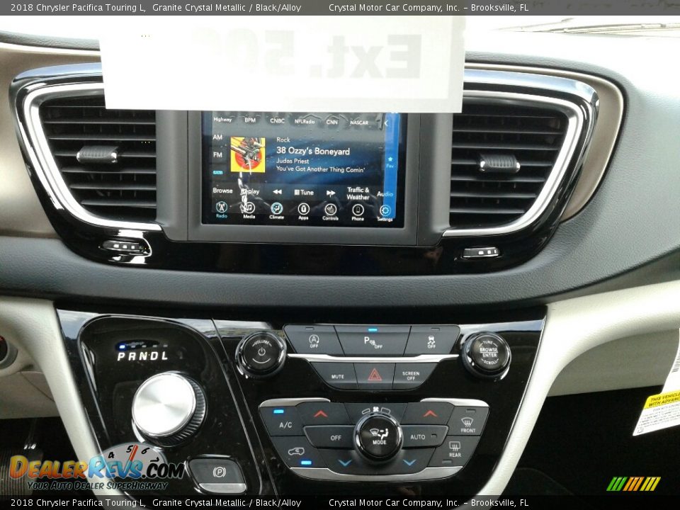 2018 Chrysler Pacifica Touring L Granite Crystal Metallic / Black/Alloy Photo #15