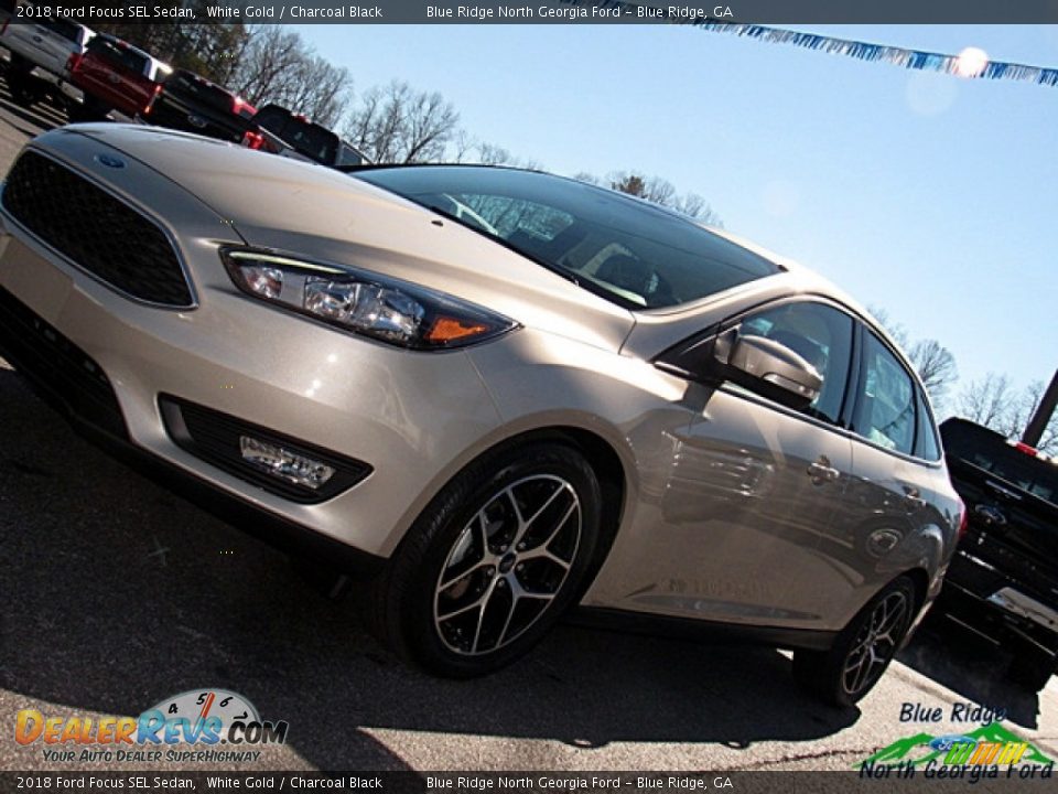 2018 Ford Focus SEL Sedan White Gold / Charcoal Black Photo #31