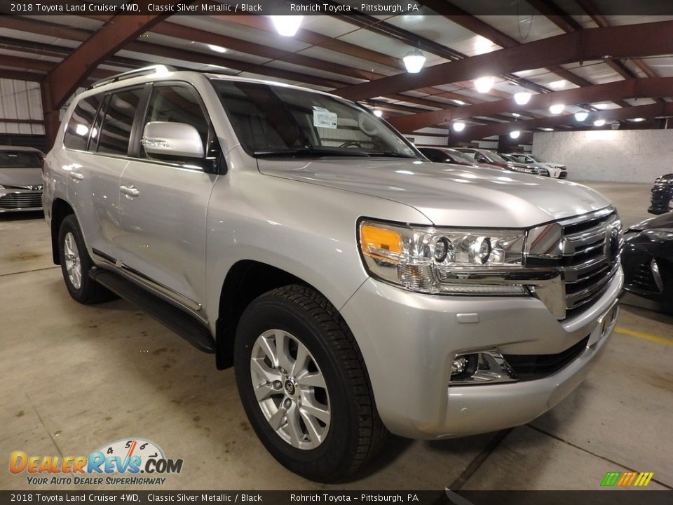 Front 3/4 View of 2018 Toyota Land Cruiser 4WD Photo #1