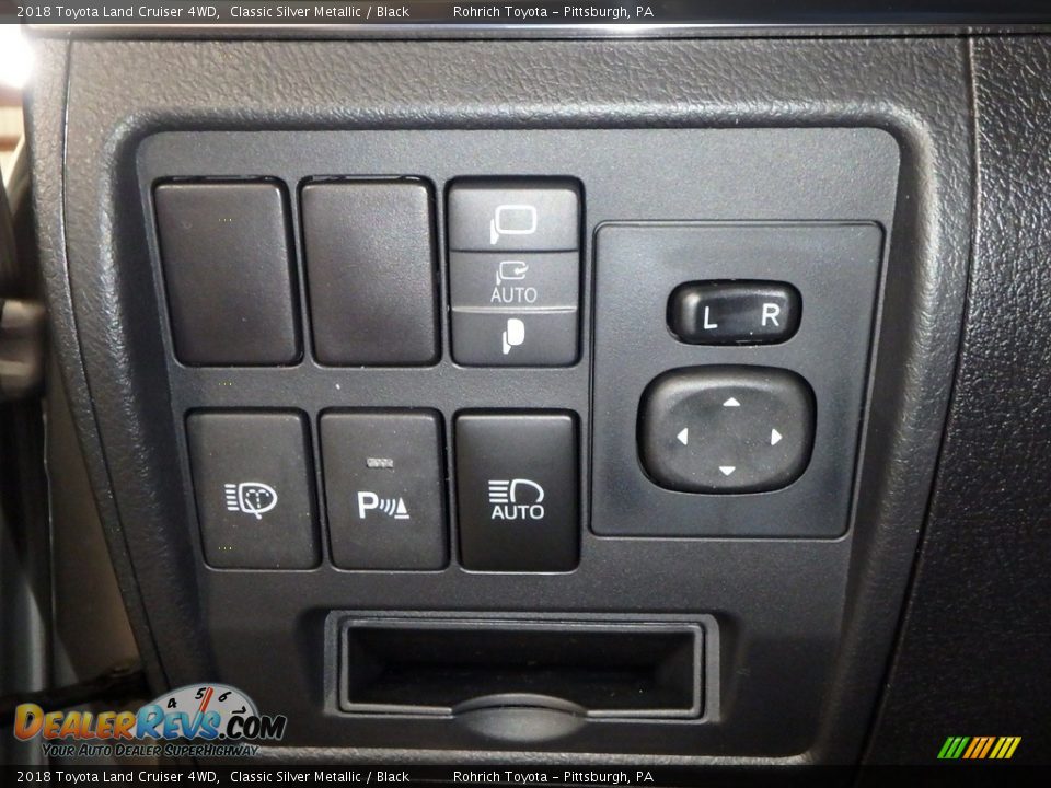 Controls of 2018 Toyota Land Cruiser 4WD Photo #15