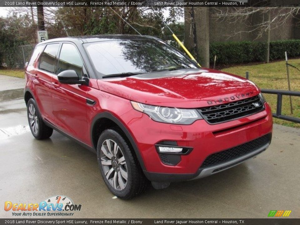 Front 3/4 View of 2018 Land Rover Discovery Sport HSE Luxury Photo #2