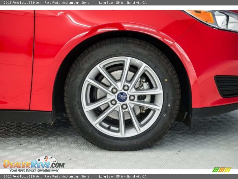 2016 Ford Focus SE Hatch Race Red / Medium Light Stone Photo #8