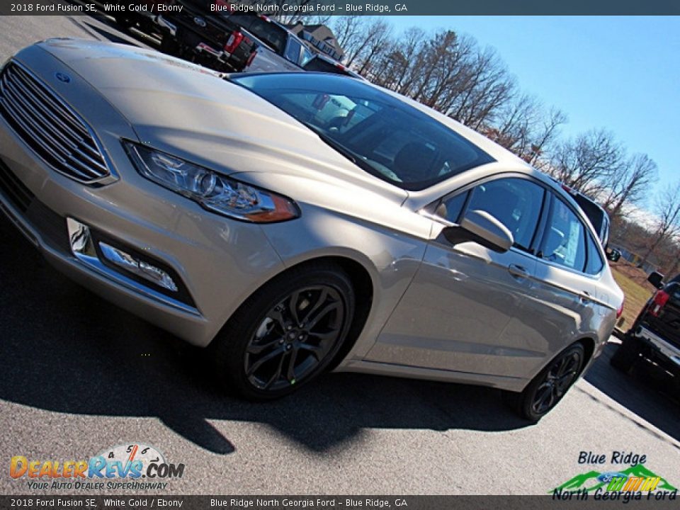 2018 Ford Fusion SE White Gold / Ebony Photo #30