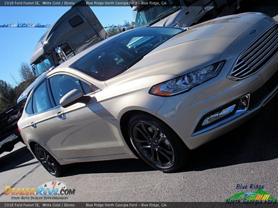 2018 Ford Fusion SE White Gold / Ebony Photo #31