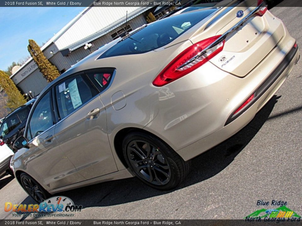 2018 Ford Fusion SE White Gold / Ebony Photo #33