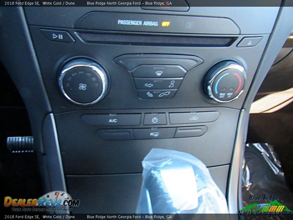 2018 Ford Edge SE White Gold / Dune Photo #18