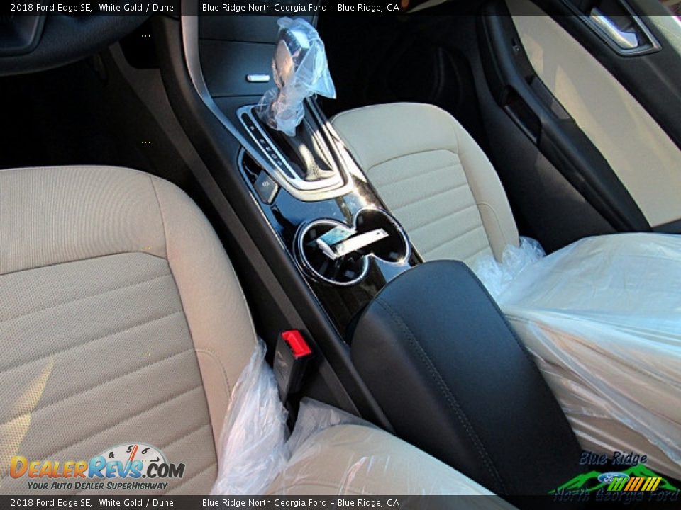 2018 Ford Edge SE White Gold / Dune Photo #20