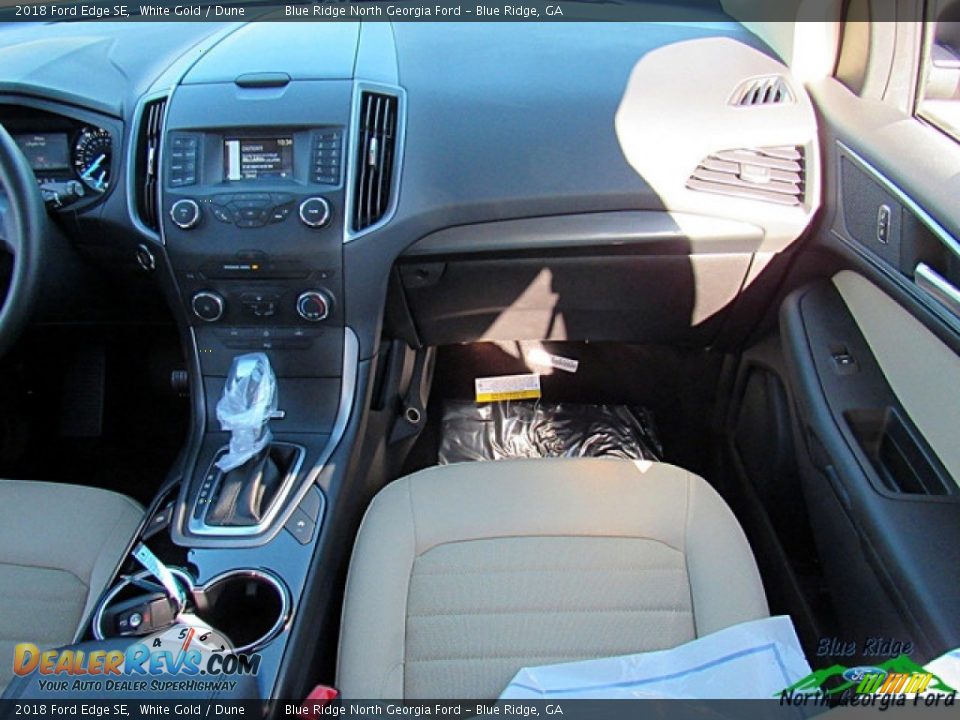 2018 Ford Edge SE White Gold / Dune Photo #23