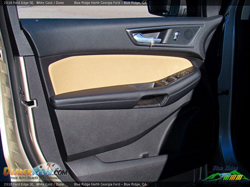 2018 Ford Edge SE White Gold / Dune Photo #24