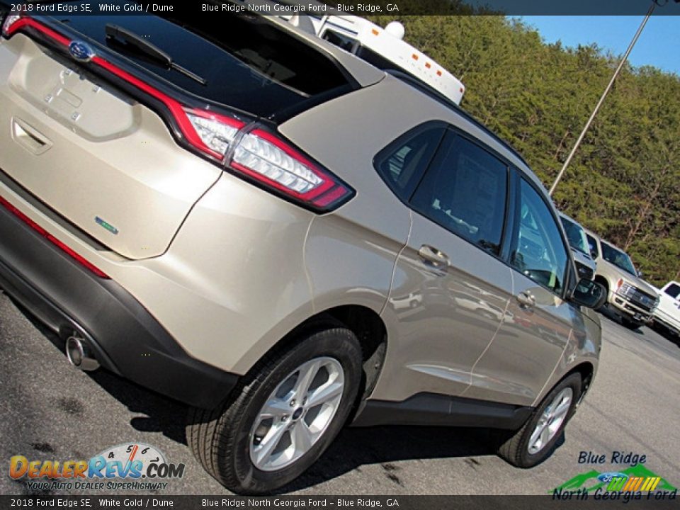 2018 Ford Edge SE White Gold / Dune Photo #29