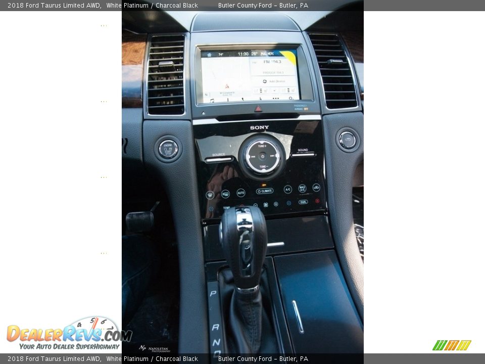2018 Ford Taurus Limited AWD White Platinum / Charcoal Black Photo #11