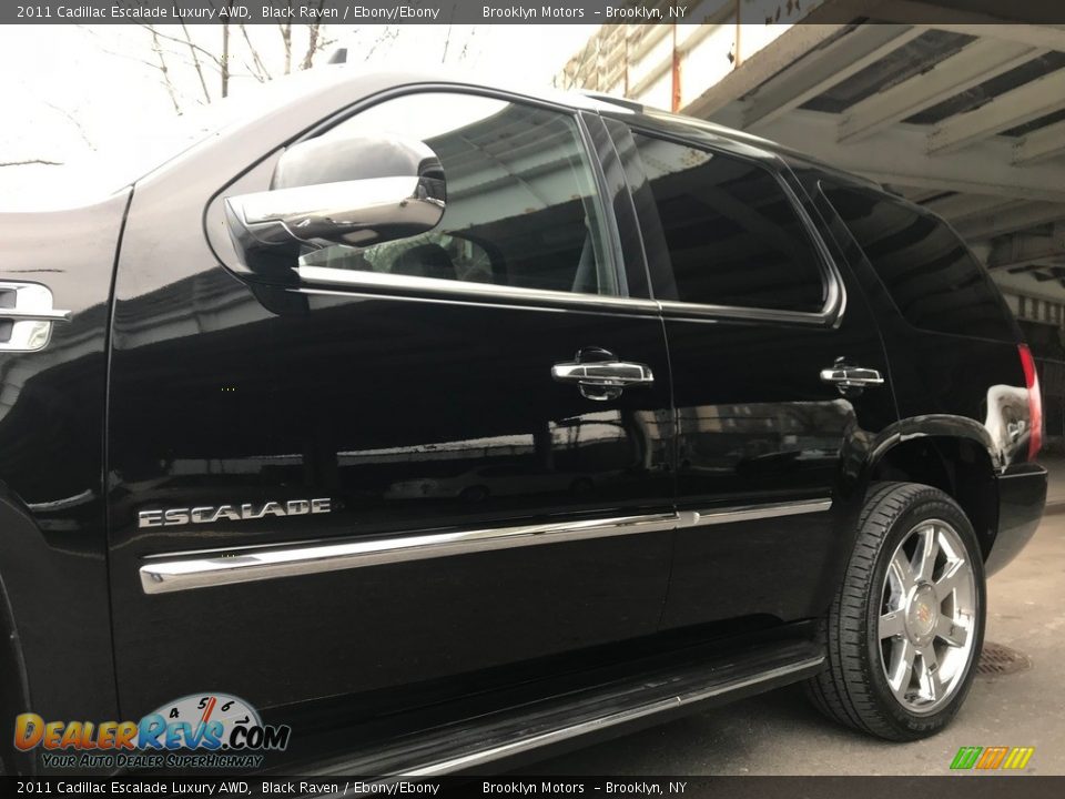 2011 Cadillac Escalade Luxury AWD Black Raven / Ebony/Ebony Photo #14