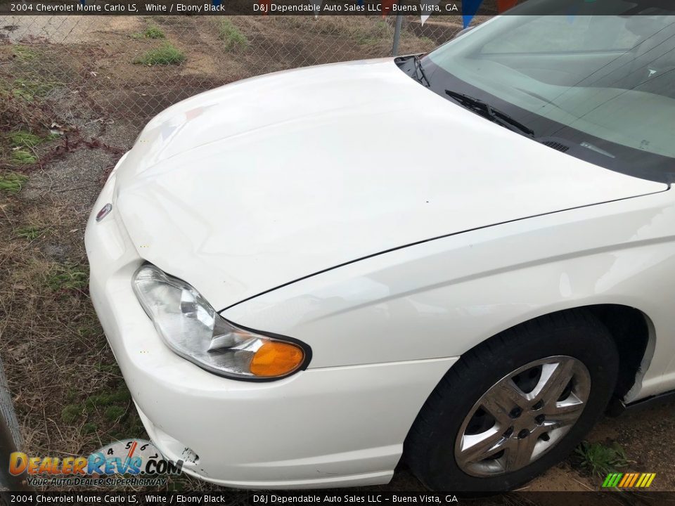 2004 Chevrolet Monte Carlo LS White / Ebony Black Photo #1