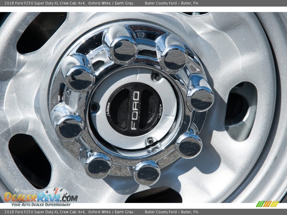 2018 Ford F250 Super Duty XL Crew Cab 4x4 Oxford White / Earth Gray Photo #3