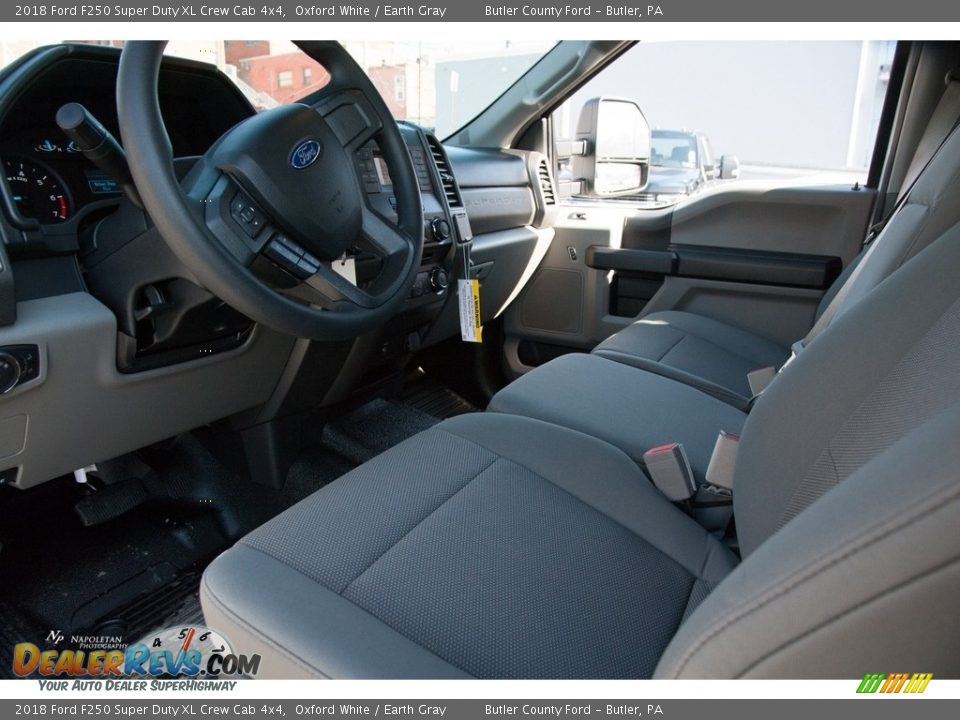 2018 Ford F250 Super Duty XL Crew Cab 4x4 Oxford White / Earth Gray Photo #7