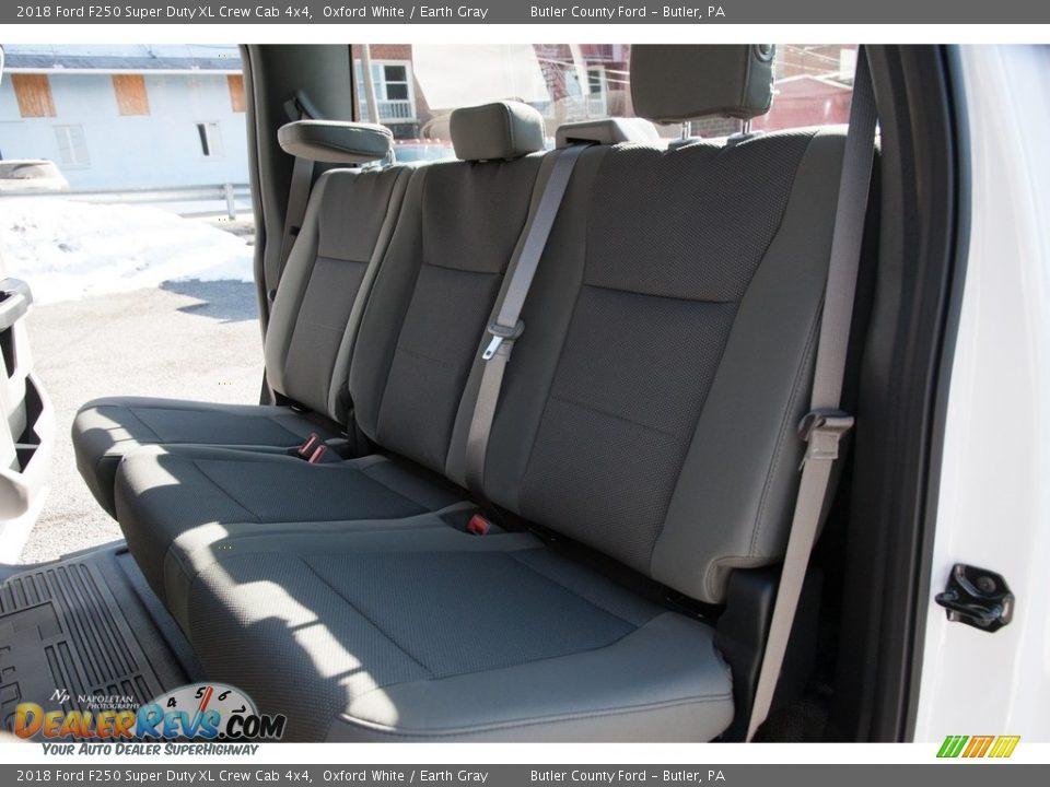 2018 Ford F250 Super Duty XL Crew Cab 4x4 Oxford White / Earth Gray Photo #12