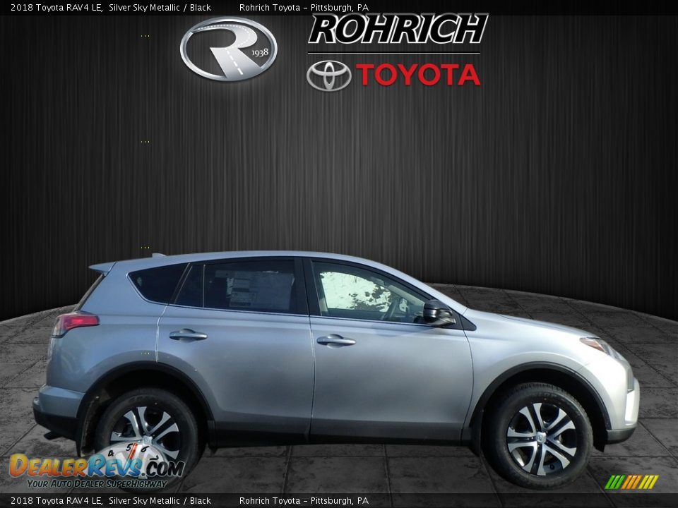 2018 Toyota RAV4 LE Silver Sky Metallic / Black Photo #2