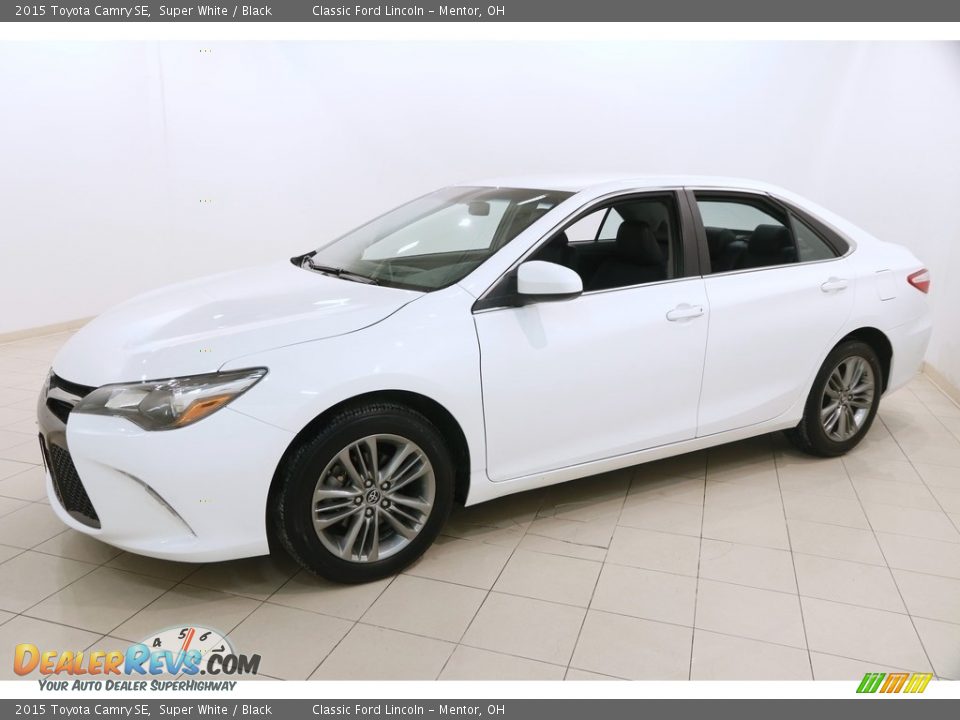 2015 Toyota Camry SE Super White / Black Photo #3