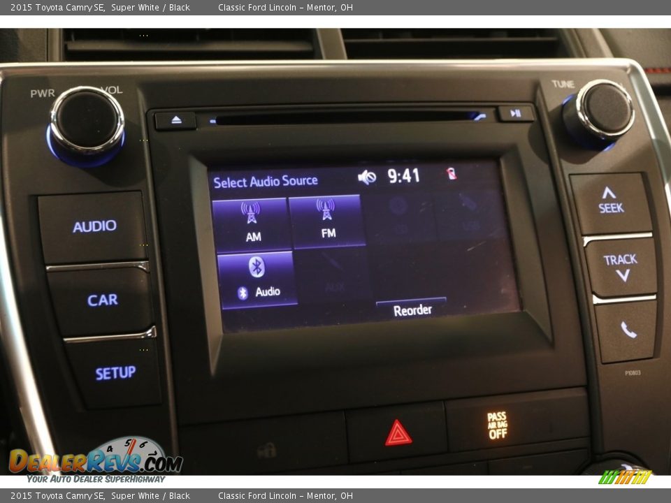 2015 Toyota Camry SE Super White / Black Photo #9