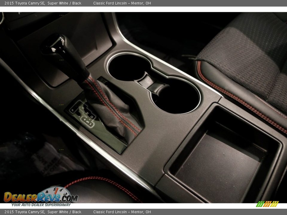 2015 Toyota Camry SE Super White / Black Photo #11